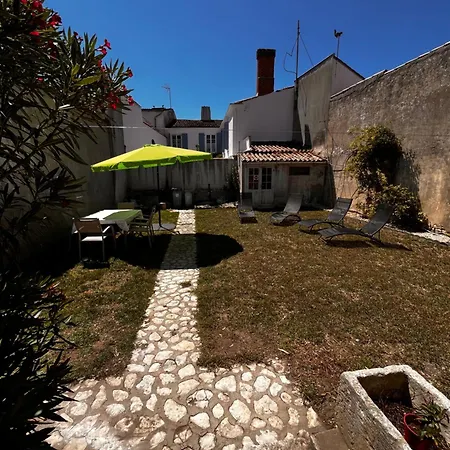 Maison De Ile De Re * 라플로트